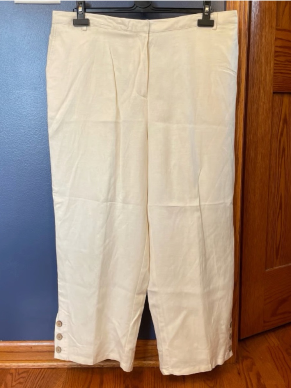 Ruby Rd. Cream Straight-Leg Cropped Pants with Button Hem